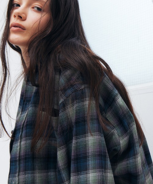 LE CIEL BLEU（ルシェルブルー）の「フランネルシャツw/オーガンザトリム / Flannel Shirt w/Organza Trim（シャツ/ブラウス・レディース・グリーン/ピンク・36）」の4枚目の写真