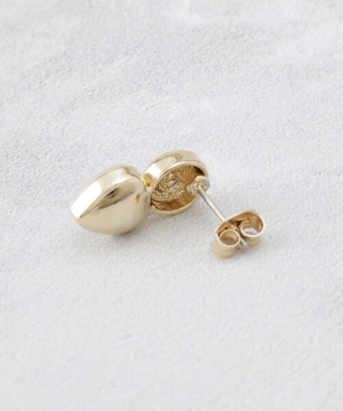 OPAQUE.CLIP(オペークドットクリップ)の「メタルハートモチーフピアス(ピアス(両耳用)・レディース・シルバー/ゴールド・00)」の5枚目の写真