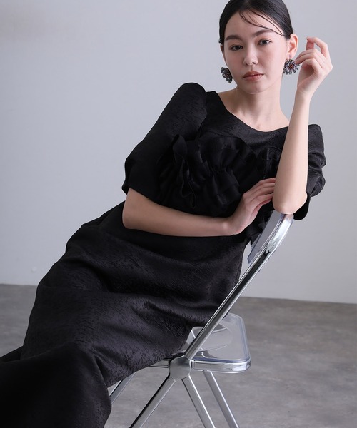 atlo(アトロ)の「ロング&半袖 フォーマル シアースリーブ Iライン 刺繍レース セレモニー 結婚式 二次会 パーティー ドレス オケージョンドレス お呼ばれ 同窓会 成人式 (ドレス・レディース・アイボリー/ブラック/ベージュ・M)」の10枚目の写真