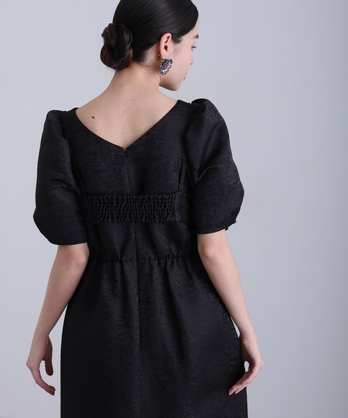 atlo(アトロ)の「ロング&半袖 フォーマル シアースリーブ Iライン 刺繍レース セレモニー 結婚式 二次会 パーティー ドレス オケージョンドレス お呼ばれ 同窓会 成人式 (ドレス・レディース・アイボリー/ブラック/ベージュ・M)」の9枚目の写真
