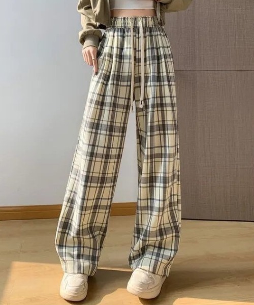 NANEA(ナネア)の「レトロチェックワイドストレート ワークパンツ(その他パンツ・レディース・ブラウン/ホワイト/ブラック・MEDIUM)」の1枚目の写真