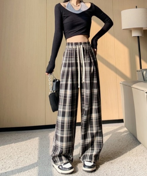 NANEA(ナネア)の「レトロチェックワイドストレート ワークパンツ(その他パンツ・レディース・ブラウン/ホワイト/ブラック・MEDIUM)」の17枚目の写真