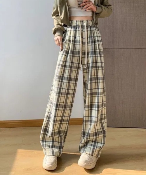 NANEA(ナネア)の「レトロチェックワイドストレート ワークパンツ(その他パンツ・レディース・ブラウン/ホワイト/ブラック・MEDIUM)」の15枚目の写真
