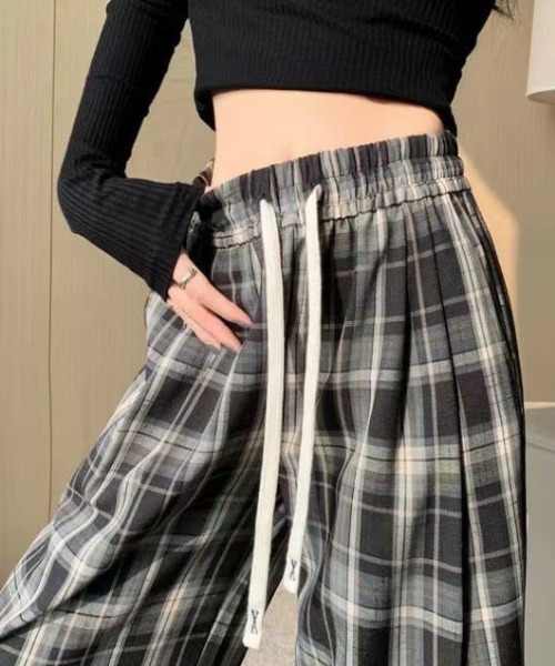 NANEA(ナネア)の「レトロチェックワイドストレート ワークパンツ(その他パンツ・レディース・ブラウン/ホワイト/ブラック・MEDIUM)」の21枚目の写真