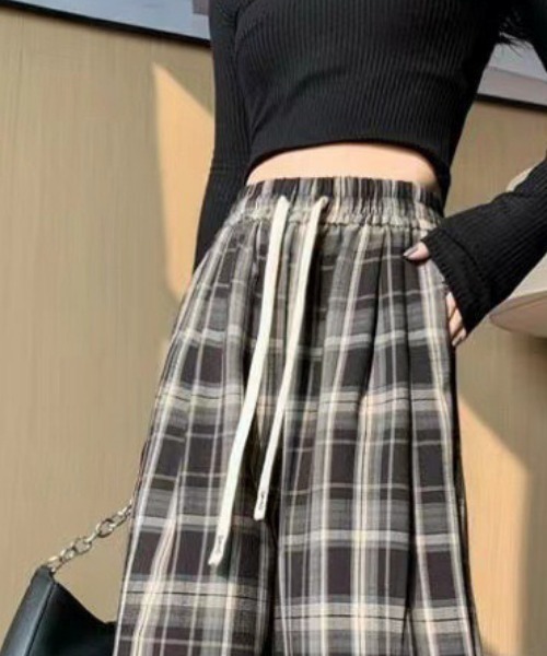 NANEA(ナネア)の「レトロチェックワイドストレート ワークパンツ(その他パンツ・レディース・ブラウン/ホワイト/ブラック・MEDIUM)」の20枚目の写真