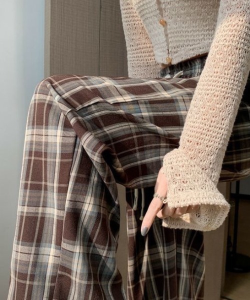 NANEA(ナネア)の「レトロチェックワイドストレート ワークパンツ(その他パンツ・レディース・ブラウン/ホワイト/ブラック・MEDIUM)」の9枚目の写真