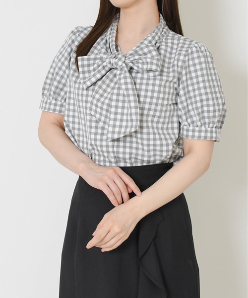 MISCH MASCH（ミッシュマッシュ）の「2026春夏新作 パフ袖アソートボウタイブラウス（シャツ/ブラウス・レディース・ブルー/ホワイト/ブラック×ホワイト/グレー・ﾌﾘ-）」の5枚目の写真