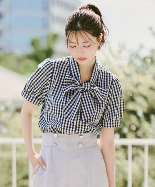 MISCH MASCH（ミッシュマッシュ）の「2026春夏新作 パフ袖アソートボウタイブラウス（シャツ/ブラウス・レディース・ブルー/ホワイト/ブラック×ホワイト/グレー・ﾌﾘ-）」の20枚目の写真