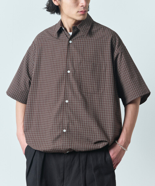 FREAK'S STORE（フリークスストア）の「限定展開 ワイドシルエット スピンドル レギュラーカラー ショートスリーブ シャツ / ヘムコード（シャツ/ブラウス・メンズ・ベージュ/ブルー系その他/ホワイト/ブラウン/オフホワイト/チャコールグレー/ブラック/ブラウン系その他/サックスブルー・SMALL/MEDIUM/LARGE）」の6枚目の写真