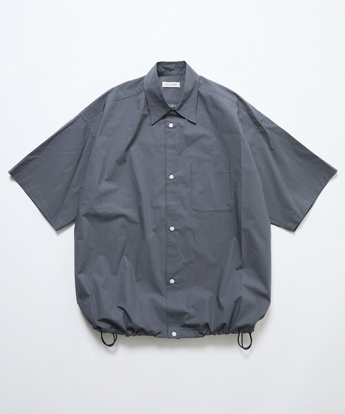 FREAK'S STORE（フリークスストア）の「限定展開 ワイドシルエット スピンドル レギュラーカラー ショートスリーブ シャツ / ヘムコード（シャツ/ブラウス・メンズ・ベージュ/ブルー系その他/ホワイト/ブラウン/オフホワイト/チャコールグレー/ブラック/ブラウン系その他/サックスブルー・SMALL/MEDIUM/LARGE）」の5枚目の写真