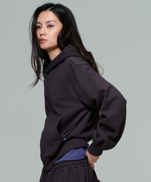 ERA(エラ)の「UNISEX ERA OVERSIZED HOODED ZIP-UP - FADED BLACK(パーカー・レディース・ブラック・LARGE/MEDIUM/SMALL)」の2枚目の写真