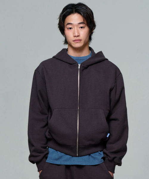 ERA(エラ)の「UNISEX ERA OVERSIZED HOODED ZIP-UP - FADED BLACK(パーカー・レディース・ブラック・LARGE/MEDIUM/SMALL)」の5枚目の写真
