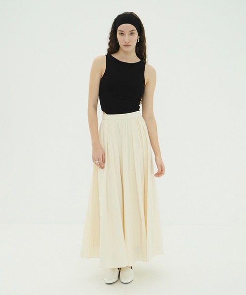 CLANE(クラネ)の「BACK OPEN KNIT BODYSUITS(ニット/セーター・レディース・ブラウン/ブラック/アイボリー・1/2)」の6枚目の写真