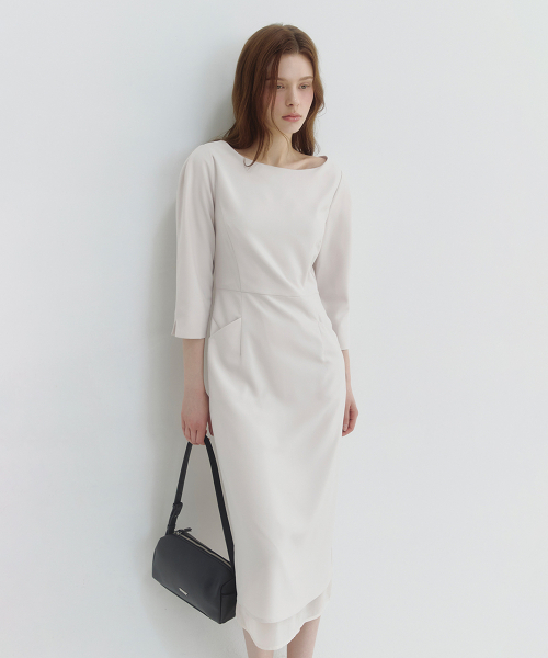 MICANE(ミケーネ)の「ノエン ボートネックレイヤードドレス(ワンピース・レディース・ブラック/ピンクベージュ・SMALL/MEDIUM/LARGE/X-LARGE/XX-LARGE)」の3枚目の写真