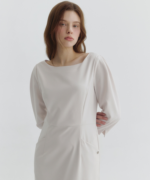 MICANE(ミケーネ)の「ノエン ボートネックレイヤードドレス(ワンピース・レディース・ブラック/ピンクベージュ・SMALL/MEDIUM/LARGE/X-LARGE/XX-LARGE)」の4枚目の写真