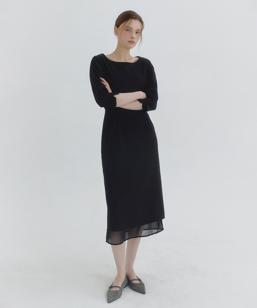 MICANE(ミケーネ)の「ノエン ボートネックレイヤードドレス(ワンピース・レディース・ブラック/ピンクベージュ・SMALL/MEDIUM/LARGE/X-LARGE/XX-LARGE)」の7枚目の写真