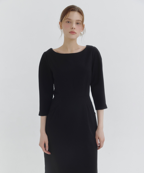 MICANE(ミケーネ)の「ノエン ボートネックレイヤードドレス(ワンピース・レディース・ブラック/ピンクベージュ・SMALL/MEDIUM/LARGE/X-LARGE/XX-LARGE)」の8枚目の写真