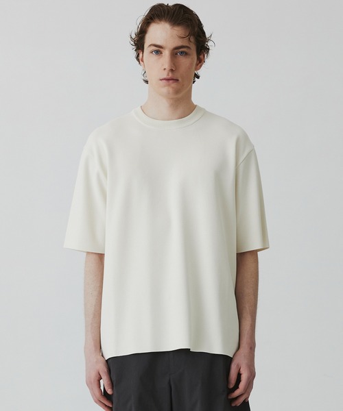 UNITED TOKYO(ユナイテッドトウキョウ)の「【実店舗月間売上NO1】18G サーブルストレッチクルーネックニットTEE |接触冷感/通気性/毛玉防止/洗える/ 抗菌防臭/春服/オフィスカジュアル/通勤/インナー(ニット/セーター・メンズ・ネイビー/ベージュ/オフホワイト/ブラック/ダークグレー/ライトグレー・2/1/3)」の14枚目の写真