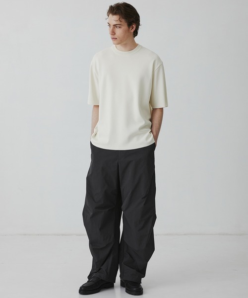UNITED TOKYO(ユナイテッドトウキョウ)の「【実店舗月間売上NO1】18G サーブルストレッチクルーネックニットTEE |接触冷感/通気性/毛玉防止/洗える/ 抗菌防臭/春服/オフィスカジュアル/通勤/インナー(ニット/セーター・メンズ・ネイビー/ベージュ/オフホワイト/ブラック/ダークグレー/ライトグレー・2/1/3)」の9枚目の写真