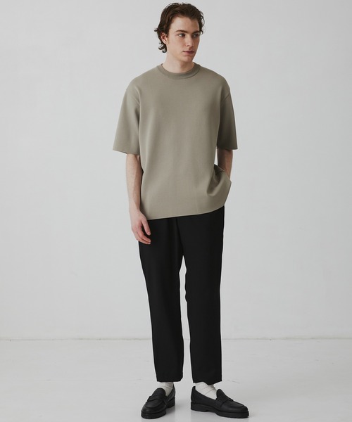 UNITED TOKYO(ユナイテッドトウキョウ)の「【実店舗月間売上NO1】18G サーブルストレッチクルーネックニットTEE |接触冷感/通気性/毛玉防止/洗える/ 抗菌防臭/春服/オフィスカジュアル/通勤/インナー(ニット/セーター・メンズ・ネイビー/ベージュ/オフホワイト/ブラック/ダークグレー/ライトグレー・2/1/3)」の12枚目の写真