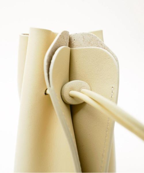 ITTI(イッチ)の「ITTI/イッチ/HERRIE KINCHAKU POUCH - PM / RAPTO FLEX(ショルダーバッグ・レディース・レッド/ブラック/アイボリー・F)」の4枚目の写真