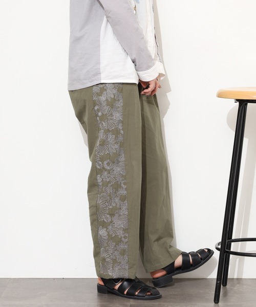 Emago（イマゴ）の「EMAGO 大きなお花刺繍ﾊﾟﾝﾂ（その他パンツ・レディース・カーキ/ベージュ/ネイビー・FREE）」の12枚目の写真
