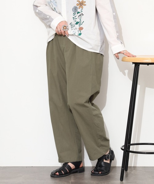 Emago（イマゴ）の「EMAGO 大きなお花刺繍ﾊﾟﾝﾂ（その他パンツ・レディース・カーキ/ベージュ/ネイビー・FREE）」の14枚目の写真