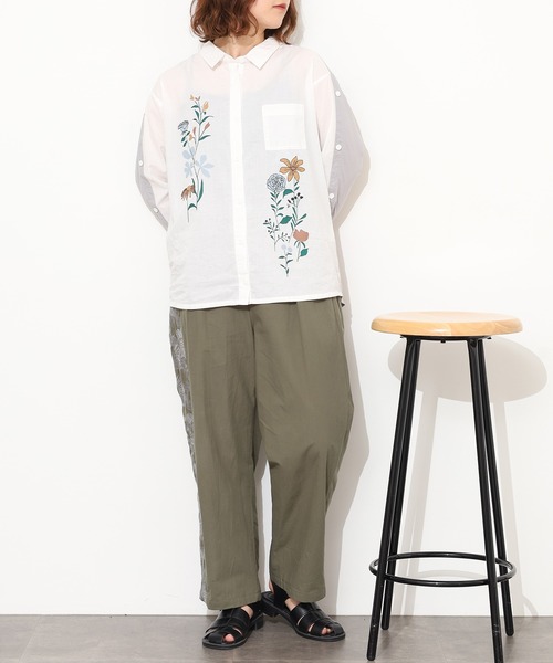 Emago（イマゴ）の「EMAGO 大きなお花刺繍ﾊﾟﾝﾂ（その他パンツ・レディース・カーキ/ベージュ/ネイビー・FREE）」の17枚目の写真