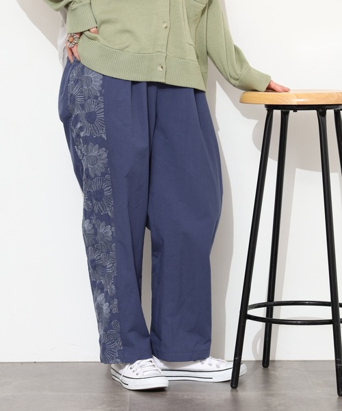 Emago（イマゴ）の「EMAGO 大きなお花刺繍ﾊﾟﾝﾂ（その他パンツ・レディース・カーキ/ベージュ/ネイビー・FREE）」の19枚目の写真