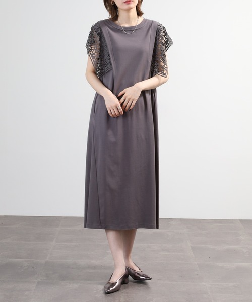 EGLANTINE(エグランティーヌ)の「EGLANTINE 袖レースカットソーワンピース(ワンピース・レディース・グレー/ブラック・40)」の1枚目の写真