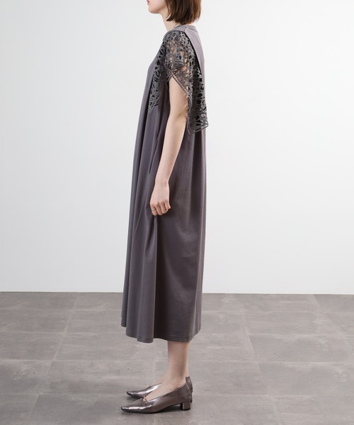 EGLANTINE(エグランティーヌ)の「EGLANTINE 袖レースカットソーワンピース(ワンピース・レディース・グレー/ブラック・40)」の14枚目の写真