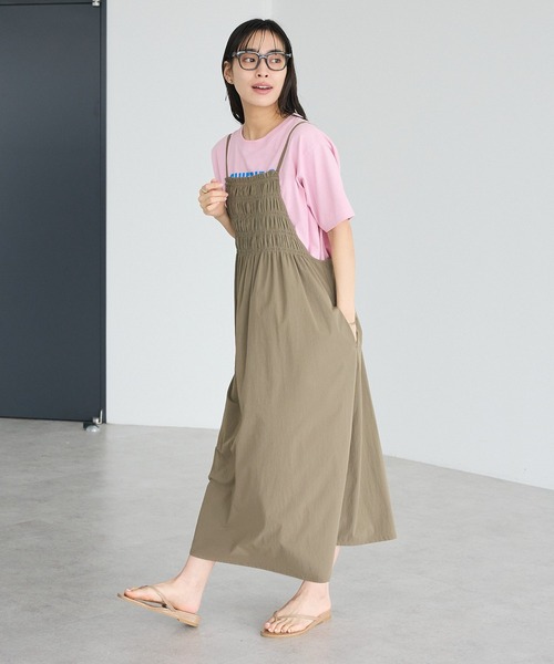 CRAFT STANDARD BOUTIQUE(クラフトスタンダードブティック)の「撥水 ギャザーデザインキャミワンピース(ワンピース・レディース・ブラック/ライトブラウン・FREE)」の6枚目の写真