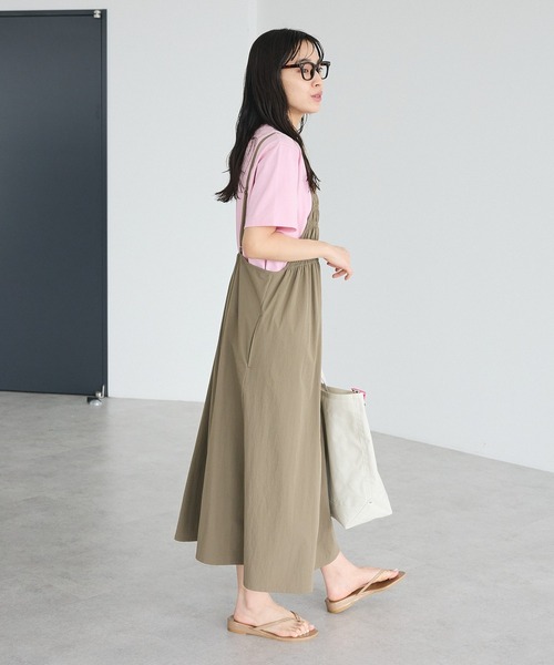 CRAFT STANDARD BOUTIQUE(クラフトスタンダードブティック)の「撥水 ギャザーデザインキャミワンピース(ワンピース・レディース・ブラック/ライトブラウン・FREE)」の8枚目の写真