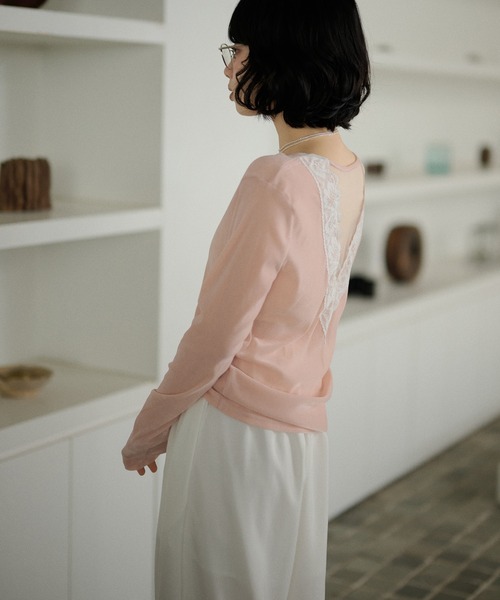 LAULEN(ローレン)の「open back v lace tops /オープンバックVレーストップス(Tシャツ/カットソー・レディース・ピンク/アイボリー/ブラック/グレイッシュベージュ/ブルー/グレー・FREE)」の6枚目の写真
