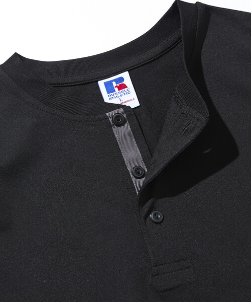 Russell Athletic(ラッセルアスレティック)の「限定展開 RUSSELL ATHLETIC×FREAK'S STORE ラッセル アスレチック 別注 ビッグシルエット ワンポイントロゴ 配色ヘンリーネック Tシャツ(Tシャツ/カットソー・メンズ・ネイビー/ホワイト/チャコールグレー/ブラック・SMALL/LARGE/MEDIUM)」の9枚目の写真