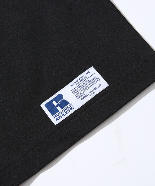 Russell Athletic(ラッセルアスレティック)の「限定展開 RUSSELL ATHLETIC×FREAK'S STORE ラッセル アスレチック 別注 ビッグシルエット ワンポイントロゴ 配色ヘンリーネック Tシャツ(Tシャツ/カットソー・メンズ・ネイビー/ホワイト/チャコールグレー/ブラック・SMALL/LARGE/MEDIUM)」の12枚目の写真