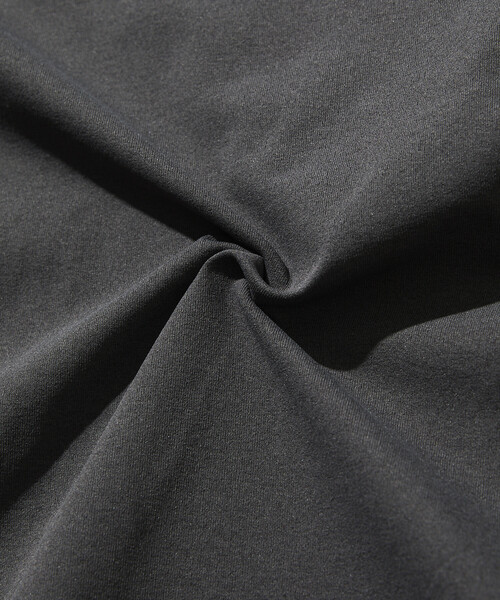 Russell Athletic(ラッセルアスレティック)の「限定展開 RUSSELL ATHLETIC×FREAK'S STORE ラッセル アスレチック 別注 ビッグシルエット ワンポイントロゴ 配色ヘンリーネック Tシャツ(Tシャツ/カットソー・メンズ・ネイビー/ホワイト/チャコールグレー/ブラック・SMALL/LARGE/MEDIUM)」の19枚目の写真