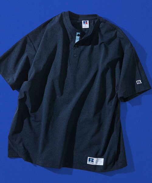 Russell Athletic(ラッセルアスレティック)の「RUSSELL ATHLETIC/ラッセルアスレティック 限定展開 RUSSELL ATHLETIC×FREAK'S STORE 別注 ビッグシルエット ワンポイントロゴ 配色ヘンリーネック Tシャツ(Tシャツ/カットソー・メンズ・ネイビー/ホワイト/チャコールグレー/ブラック・SMALL/LARGE/MEDIUM)」の8枚目の写真