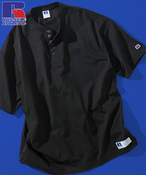 Russell Athletic(ラッセルアスレティック)の「限定展開 RUSSELL ATHLETIC×FREAK'S STORE ラッセル アスレチック 別注 ビッグシルエット ワンポイントロゴ 配色ヘンリーネック Tシャツ(Tシャツ/カットソー・メンズ・ネイビー/ホワイト/チャコールグレー/ブラック・SMALL/LARGE/MEDIUM)」の5枚目の写真