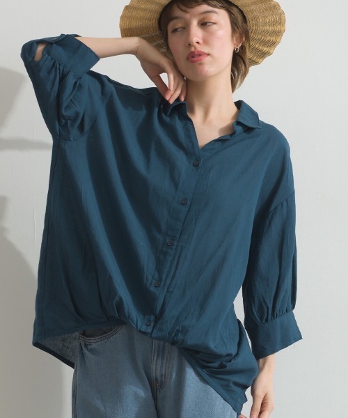 Fizz(フィズ)の「綿麻ミックス Vネックスキッパーブラウス(シャツ/ブラウス・レディース・グレイッシュベージュ/ブルーグリーン/キナリ/チャコール・M)」の4枚目の写真
