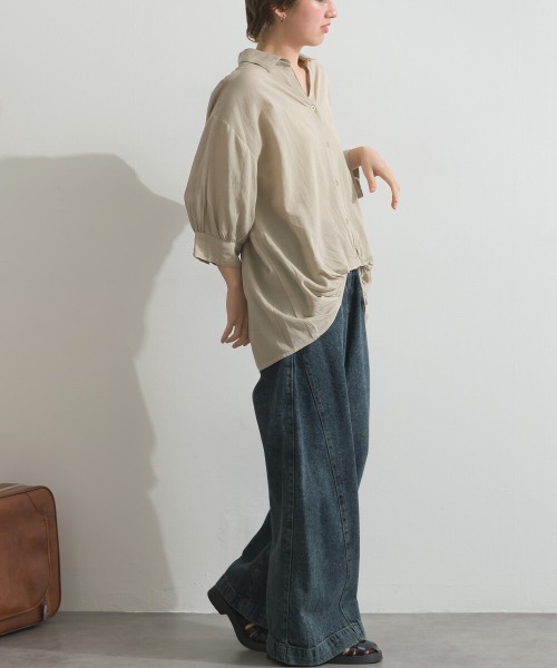 Fizz(フィズ)の「綿麻ミックス Vネックスキッパーブラウス(シャツ/ブラウス・レディース・グレイッシュベージュ/ブルーグリーン/キナリ/チャコール・M)」の5枚目の写真