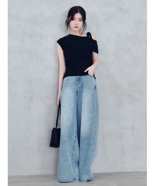 FRAY I.D(フレイアイディー)の「ラインストーンセミワイドストレートデニムパンツ(デニムパンツ・レディース・ブラック/ライトブルー・0/1)」の2枚目の写真