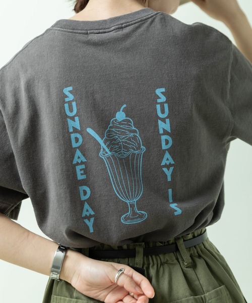 PAR ICI(パーリッシィ)の「日曜日はアイスの日 プリントTシャツ(Tシャツ/カットソー・レディース・グリーン/チャコールグレー/アイボリー・FREE)」の22枚目の写真