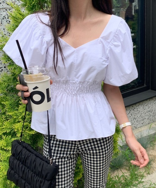 Dream garden(ドリームガーデン)の「ペプラムパフスリーブブラウス(Tシャツ/カットソー・レディース・ブラック/ホワイト/ピンク・FREE)」の1枚目の写真