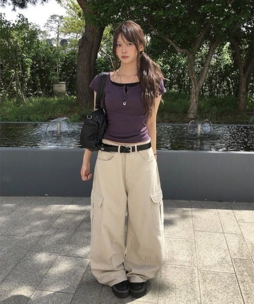 anyonemore(エニワンモア)の「一体型配色ボタンヘンリーネック半袖Tシャツ(Tシャツ/カットソー・レディース・パープル・FREE)」の5枚目の写真