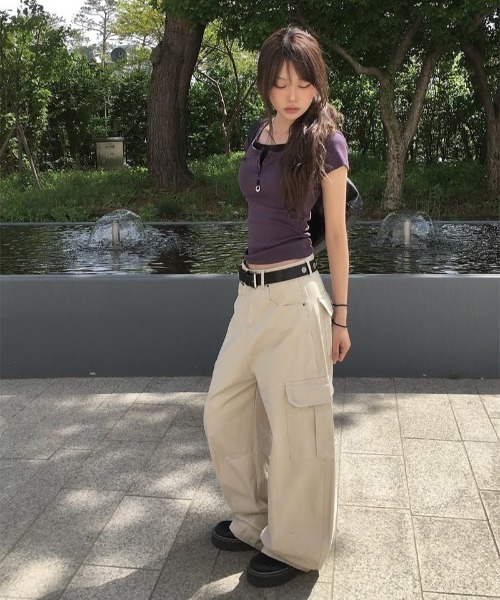 anyonemore(エニワンモア)の「一体型配色ボタンヘンリーネック半袖Tシャツ(Tシャツ/カットソー・レディース・パープル・FREE)」の6枚目の写真
