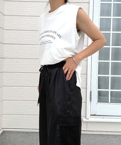 Q(キュー)の「プリントロゴトップス(Tシャツ/カットソー・レディース・オフホワイト/ネイビー・MEDIUM)」の19枚目の写真