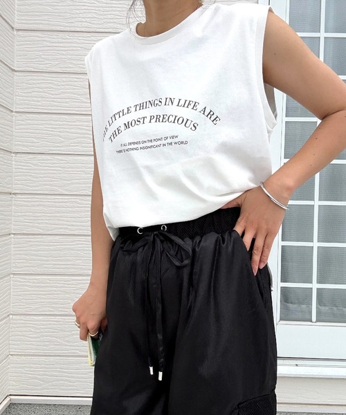 Q(キュー)の「プリントロゴトップス(Tシャツ/カットソー・レディース・オフホワイト/ネイビー・MEDIUM)」の18枚目の写真