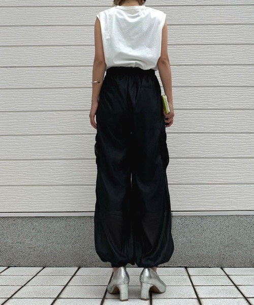 Q(キュー)の「プリントロゴトップス(Tシャツ/カットソー・レディース・オフホワイト/ネイビー・MEDIUM)」の6枚目の写真