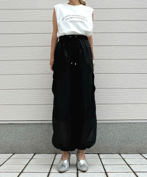 Q(キュー)の「プリントロゴトップス(Tシャツ/カットソー・レディース・オフホワイト/ネイビー・MEDIUM)」の4枚目の写真